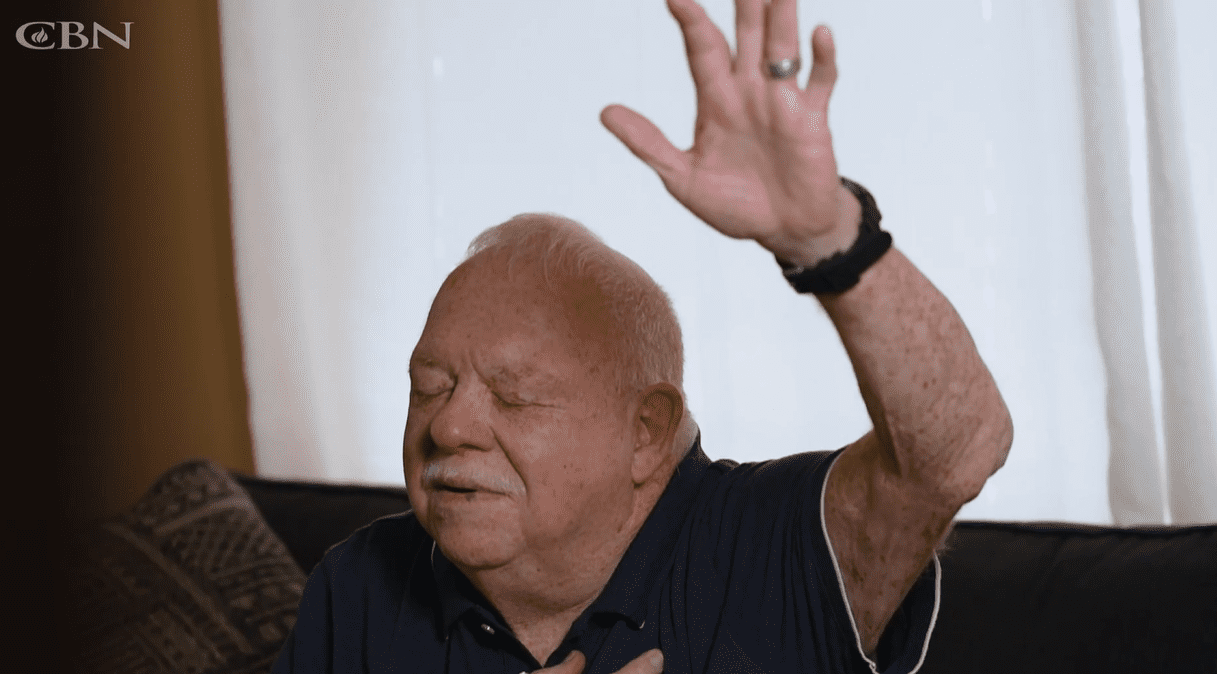 1427814911- Idoso é milagrosamente curado de crises de tosse: “Senti alívio instantâneo”