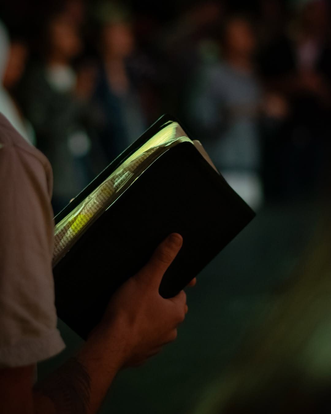 1655895254-biblia Evangelistas percorrem 30 países na Europa e levam mais de 1.500 jovens a Jesus