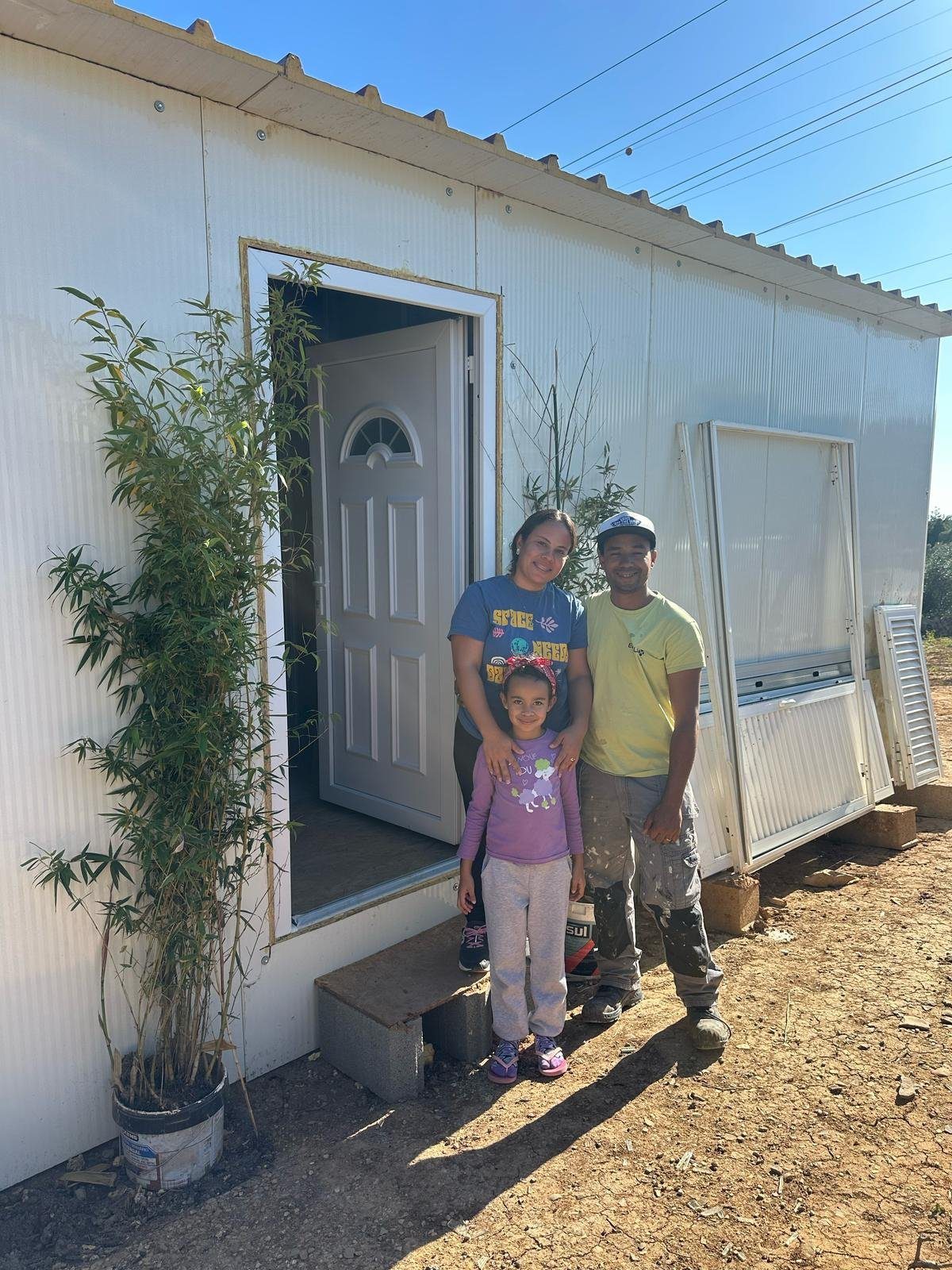 2177482179- Após tempestade, igreja levanta ofertas em horas e reconstrói casa de membros