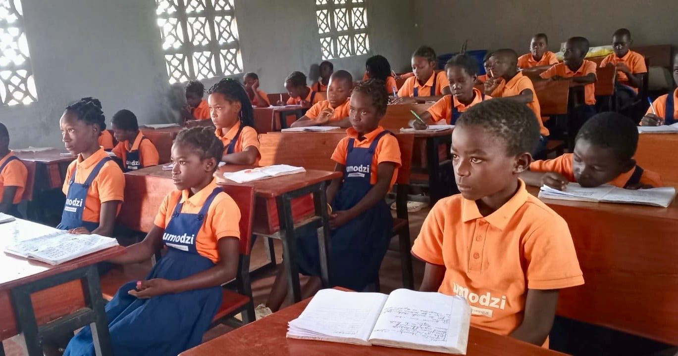 460925176-projeto-umodzi-cateme “Ferramenta de ensino”: Crianças aprendem a ler com a Bíblia em Moçambique