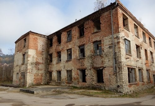 886504566- Local onde Schindler salvou 1200 judeus será aberto ao público na República Tcheca